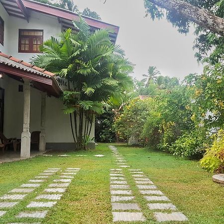 Villa Happy Home เบนโตตา ภายนอก รูปภาพ